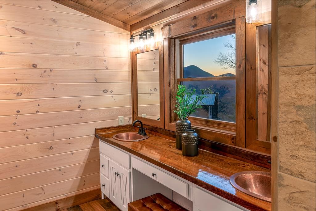 470 Skylight Drive, Blue Ridge GA 30513 - Photo