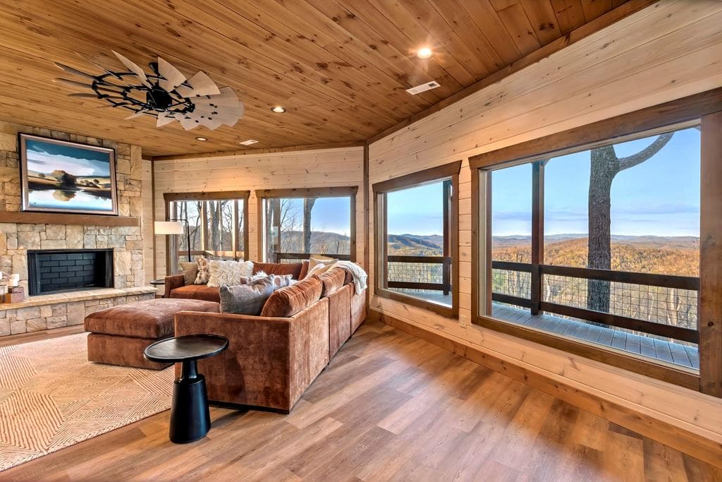 470 Skylight Drive, Blue Ridge GA 30513 - Photo