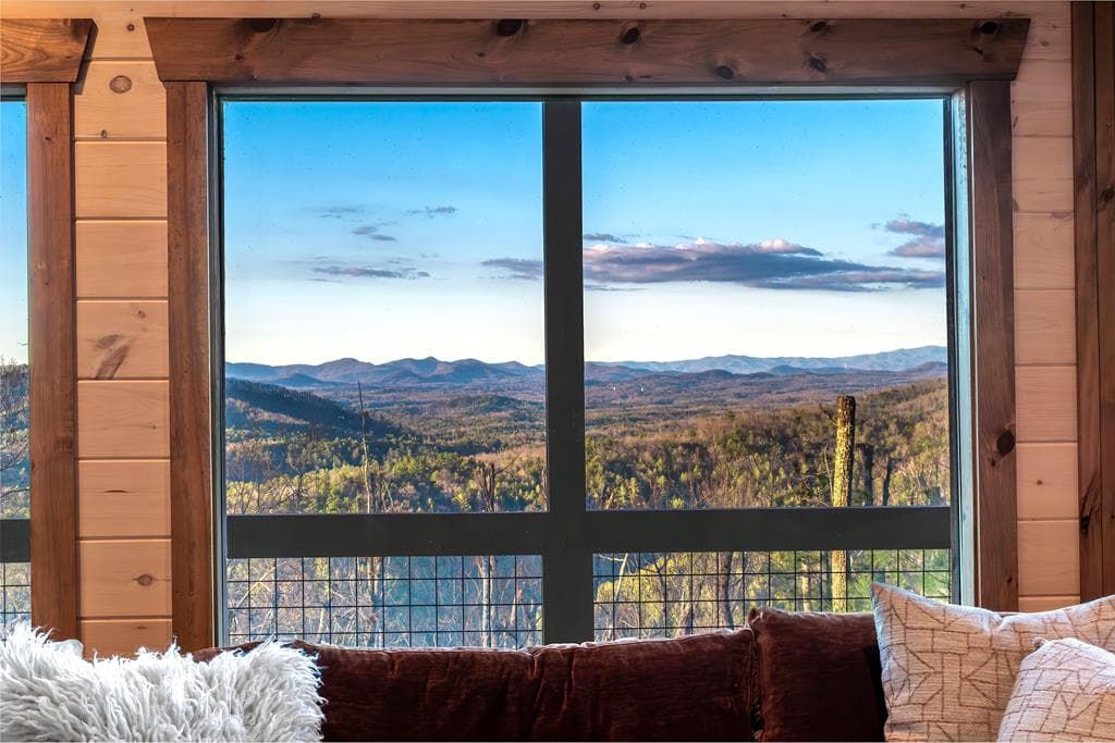 470 Skylight Drive, Blue Ridge GA 30513 - Photo