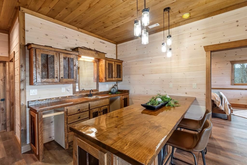 470 Skylight Drive, Blue Ridge GA 30513 - Photo