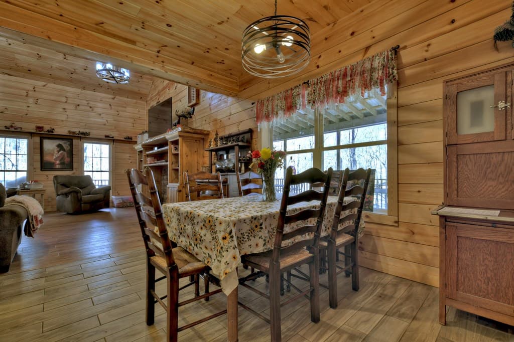 207 Joliet Drive, Ellijay GA 30540 - Photo