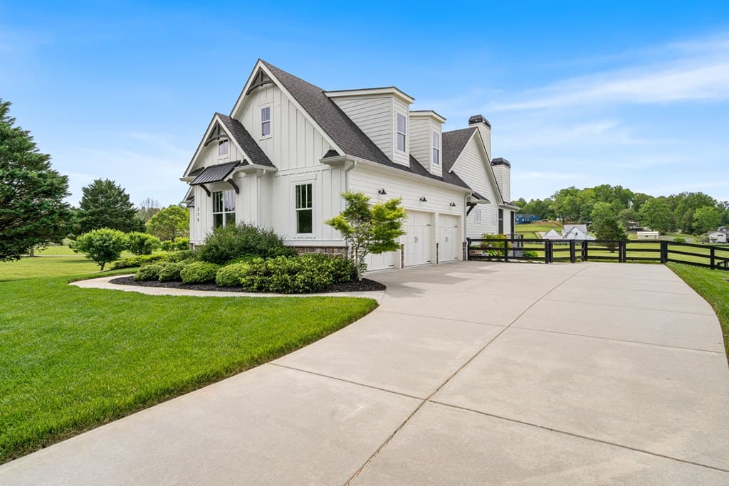 275 Bell Creek Cove Road, Hiawassee GA 30546 - Photo