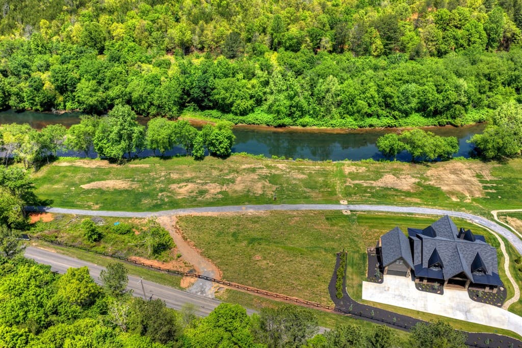 1753 Grassy Creek Road, Copperhill TN 37317 - Photo