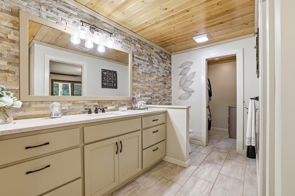 504 Compass Creek Drive, Hayesville NC 28904 - Photo