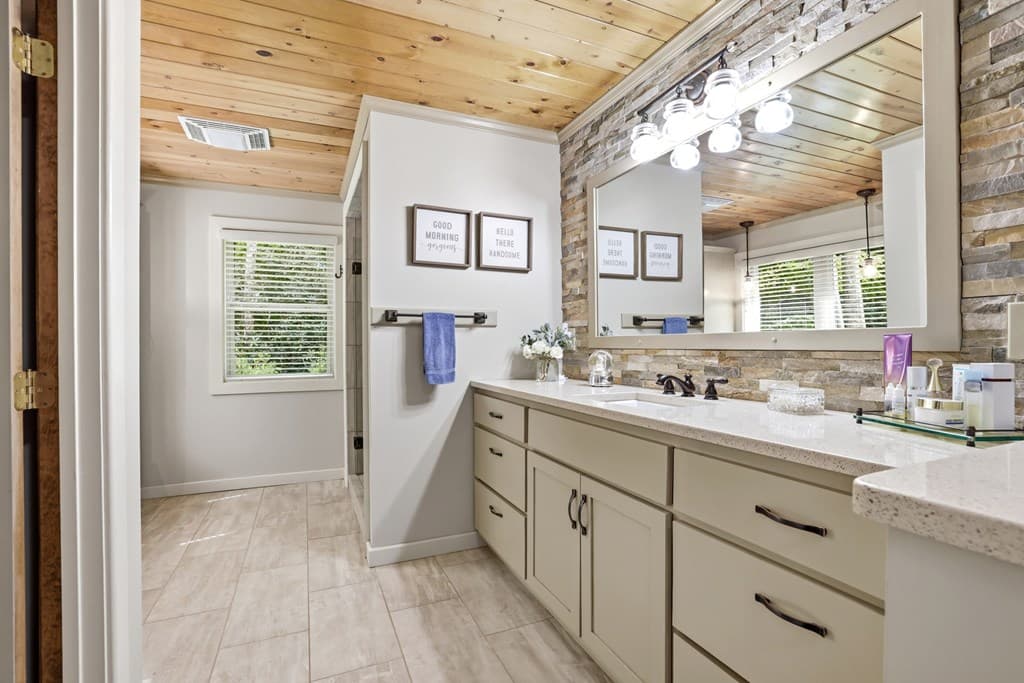 504 Compass Creek Drive, Hayesville NC 28904 - Photo