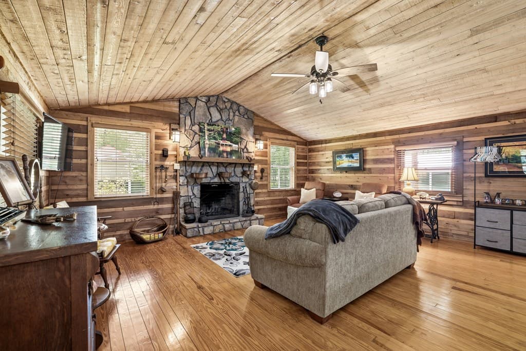 504 Compass Creek Drive, Hayesville NC 28904 - Photo