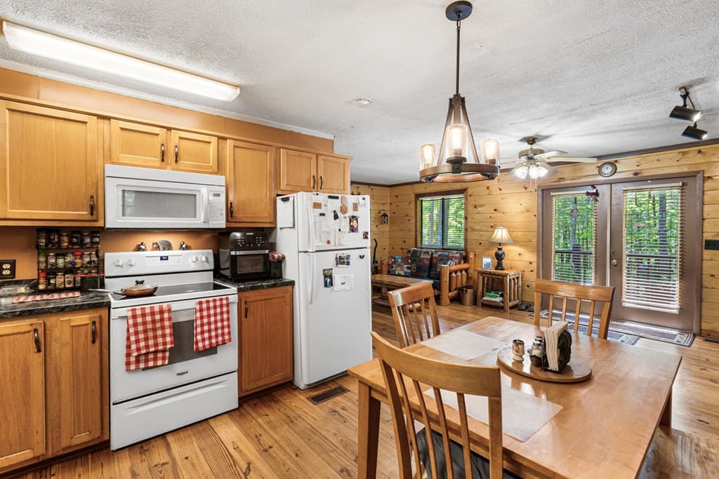 735 Liberty Circle, Murphy NC 28906 - Photo