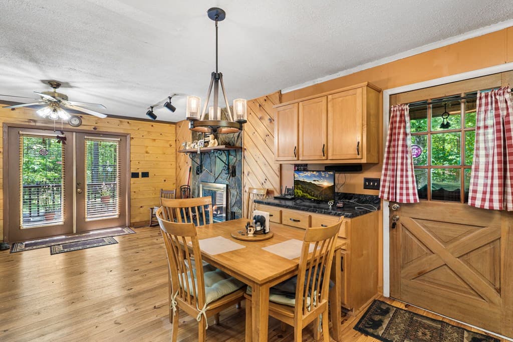 735 Liberty Circle, Murphy NC 28906 - Photo