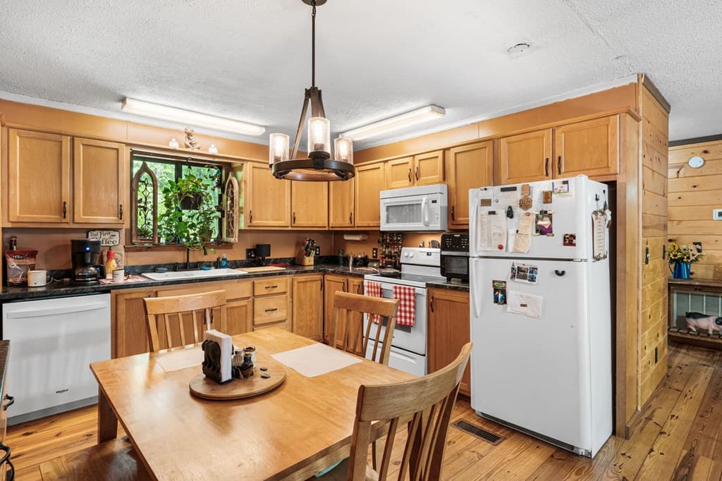 735 Liberty Circle, Murphy NC 28906 - Photo