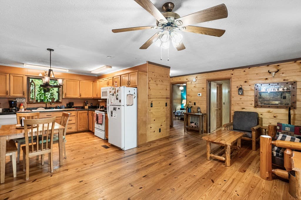735 Liberty Circle, Murphy NC 28906 - Photo
