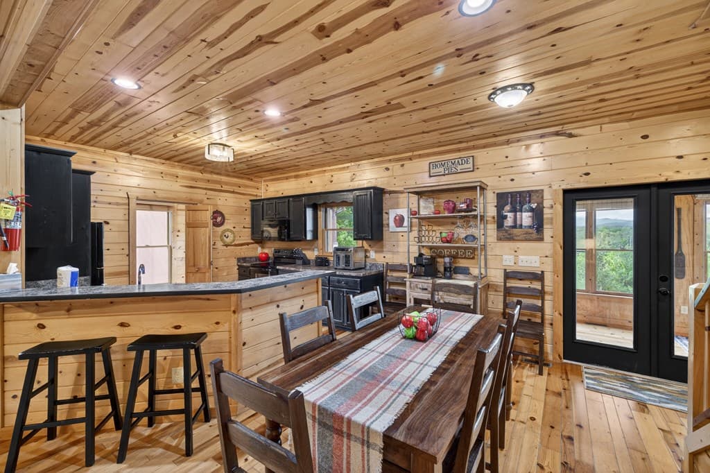 170 Wildwood Court, Ellijay GA 30540 - Photo