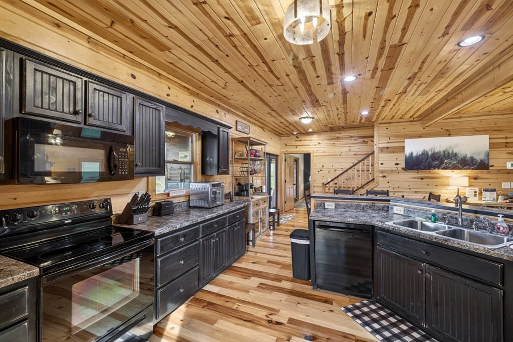 170 Wildwood Court, Ellijay GA 30540 - Photo