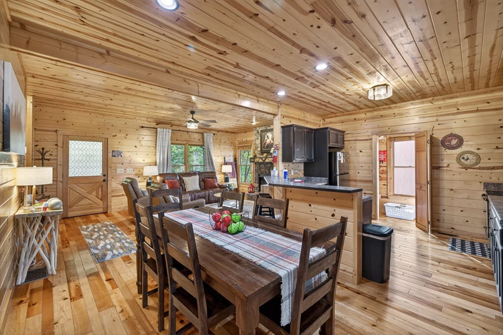 170 Wildwood Court, Ellijay GA 30540 - Photo