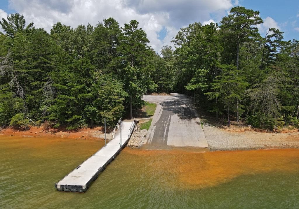 210 Longview Drive W, Blairsville GA 30512 - Photo