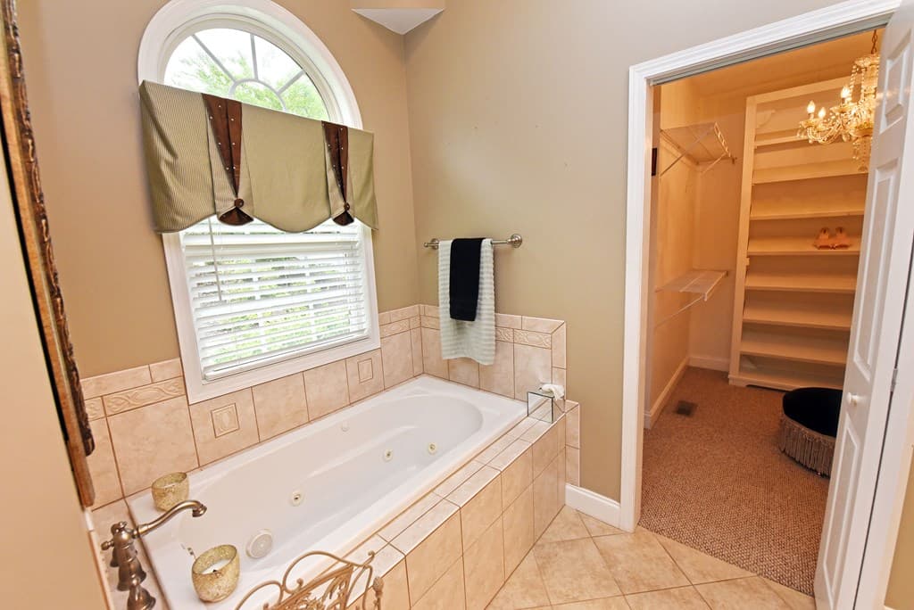 210 Longview Drive W, Blairsville GA 30512 - Photo
