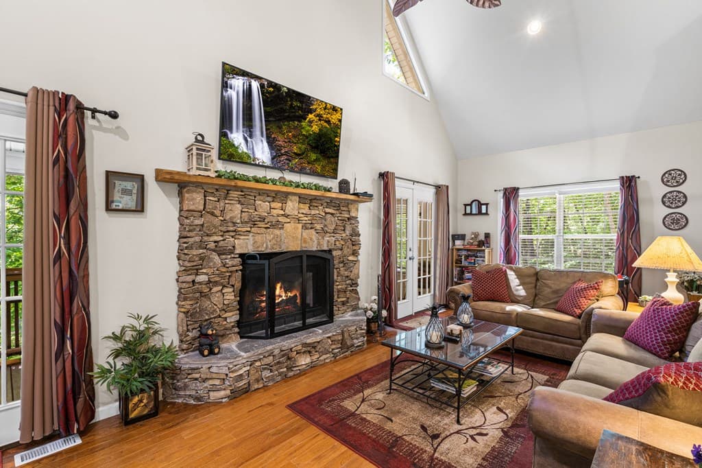 2102 Pooh Corner, Hiawassee GA 30546 - Photo