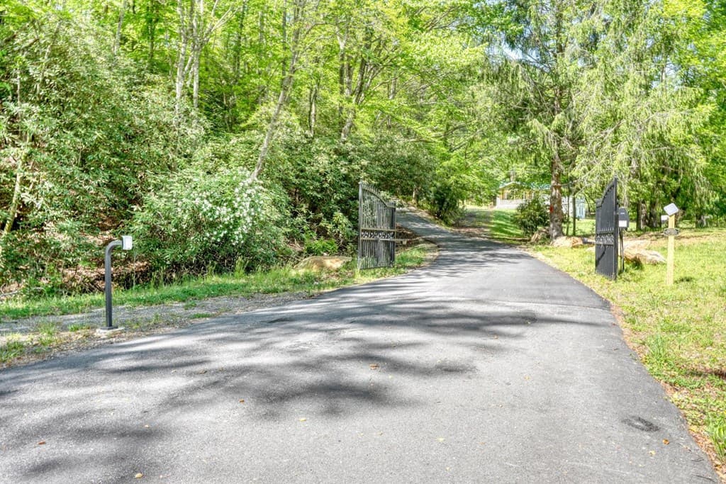 296 Peaks Drive, Hayesville NC 28904 - Photo