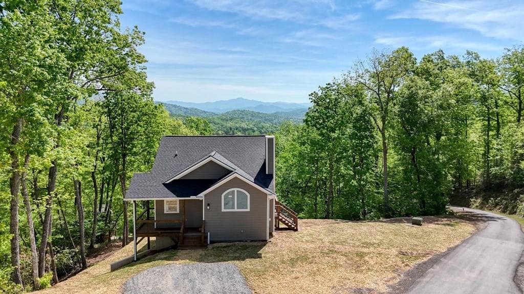 296 Peaks Drive, Hayesville NC 28904 - Primary photo