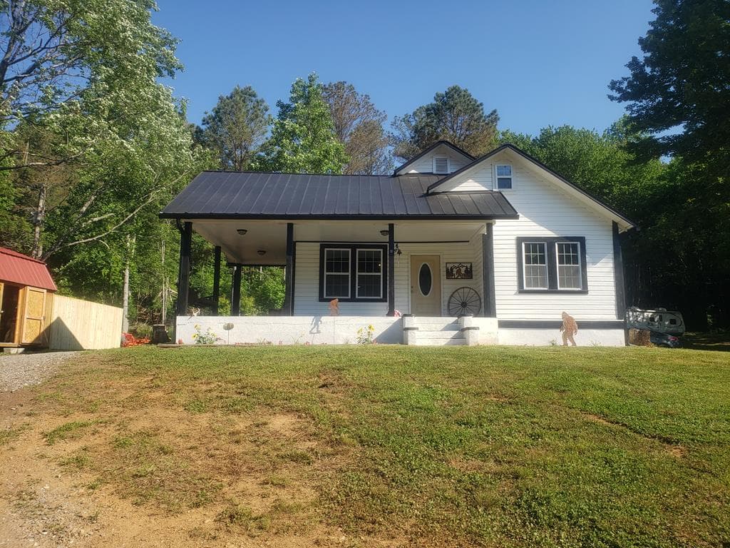5842 Us Hwy 64 W, Brasstown NC 28902 - Primary photo