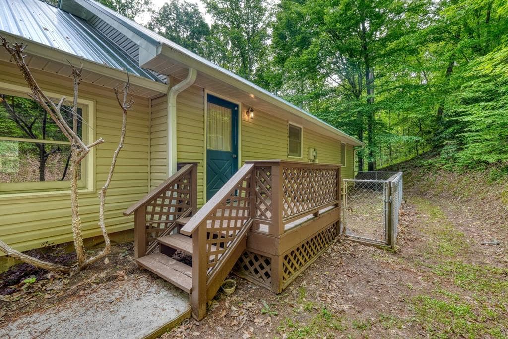 1568 Carlvin Road, Hiawassee GA 30546 - Photo