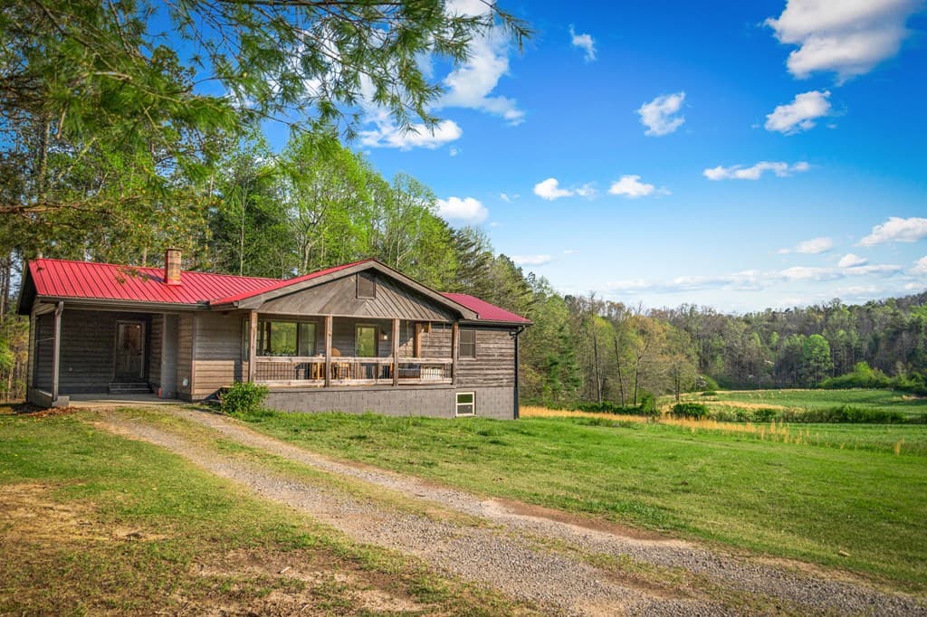 384 Maxwell Road, Blue Ridge GA 30513 - Photo