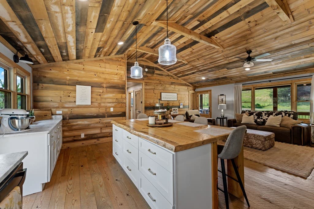 384 Maxwell Road, Blue Ridge GA 30513 - Photo