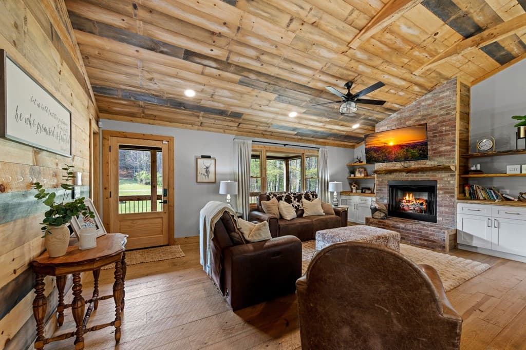 384 Maxwell Road, Blue Ridge GA 30513 - Photo