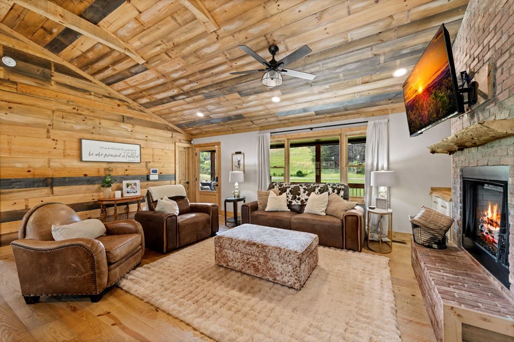 384 Maxwell Road, Blue Ridge GA 30513 - Photo