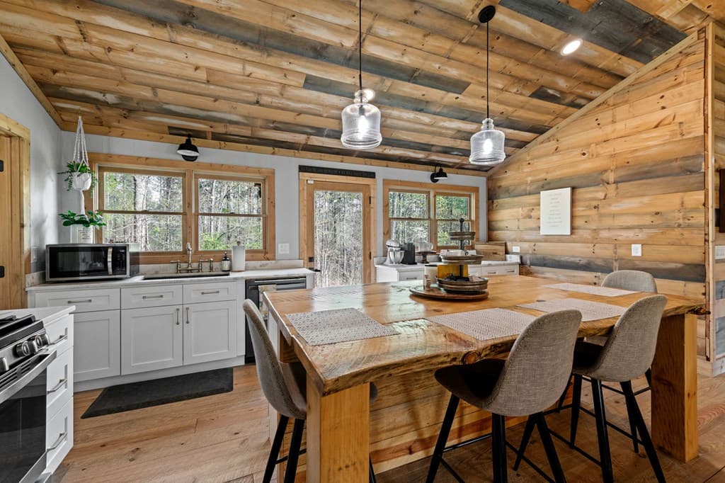 384 Maxwell Road, Blue Ridge GA 30513 - Photo