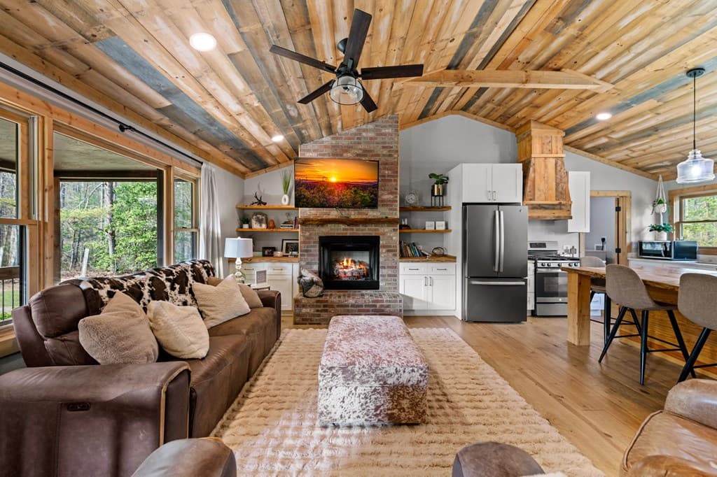 384 Maxwell Road, Blue Ridge GA 30513 - Photo
