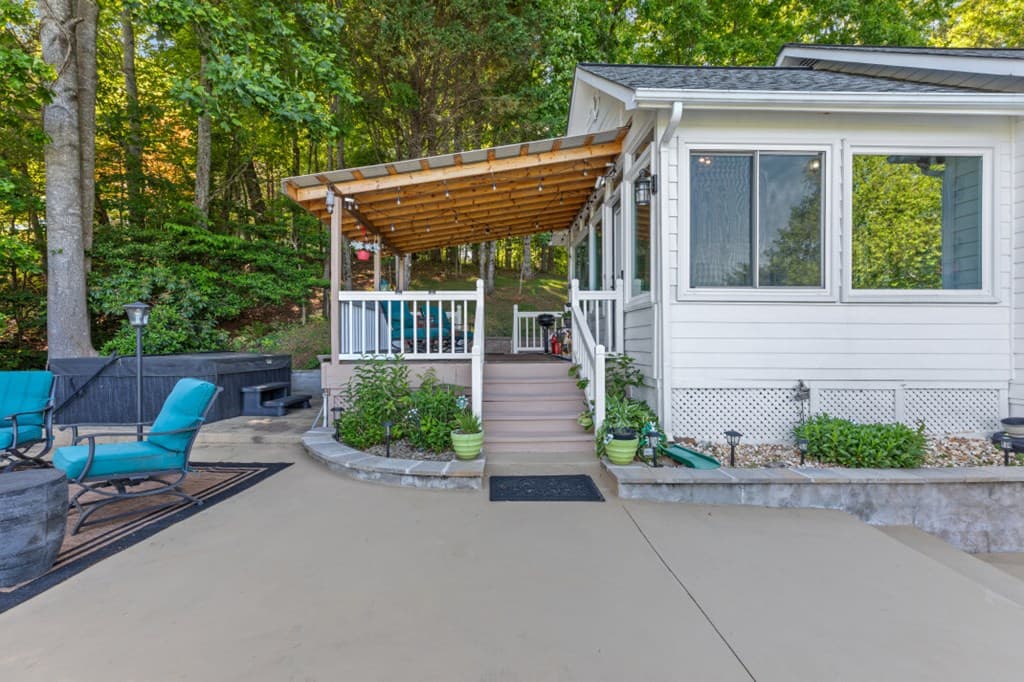 1925 Lakeview Summit Drive, Young Harris GA 30582 - Photo