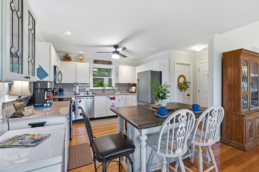 1925 Lakeview Summit Drive, Young Harris GA 30582 - Photo