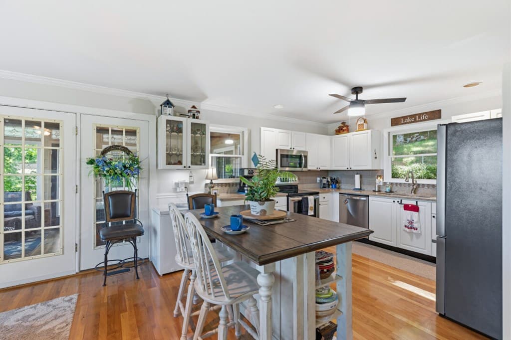 1925 Lakeview Summit Drive, Young Harris GA 30582 - Photo