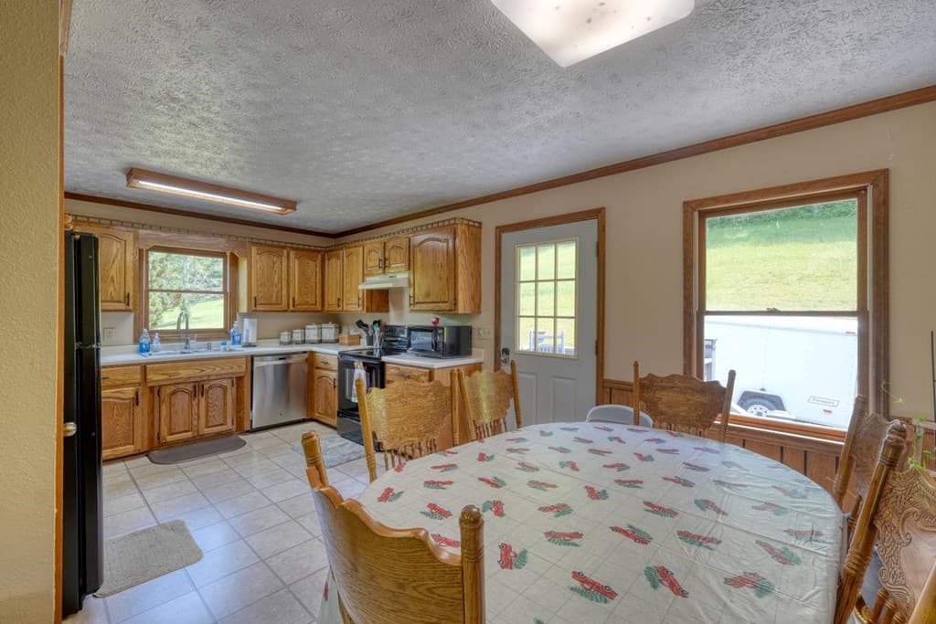 132 Heavenly Drive, Blairsville GA 30512 - Photo