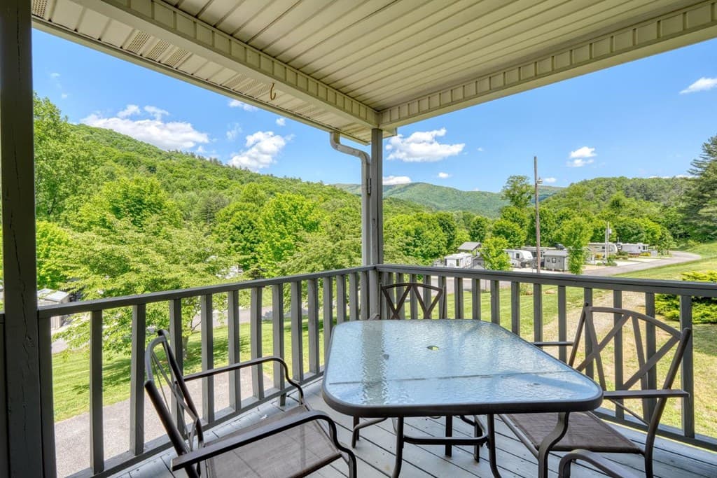 132 Heavenly Drive, Blairsville GA 30512 - Photo