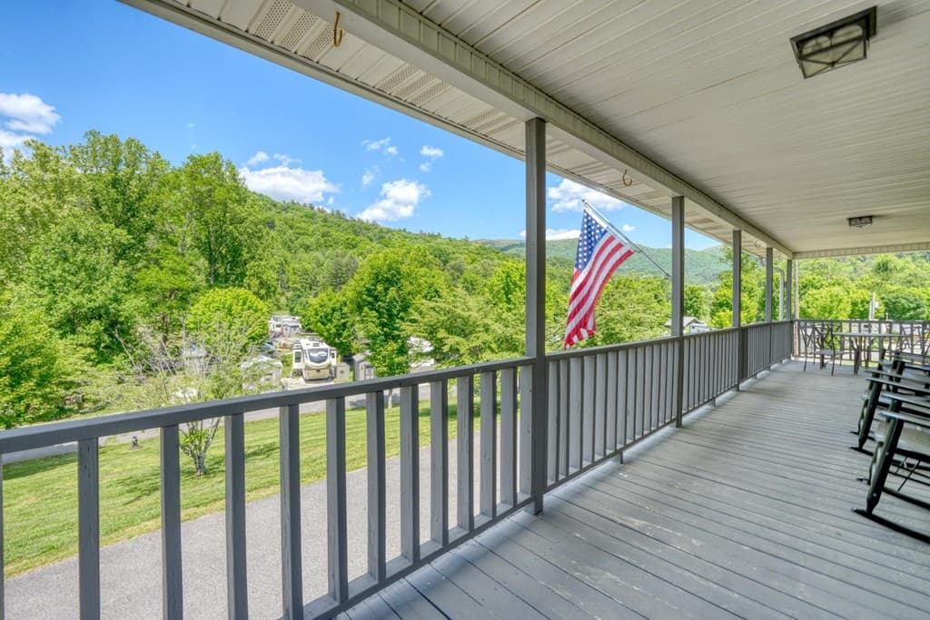 132 Heavenly Drive, Blairsville GA 30512 - Photo
