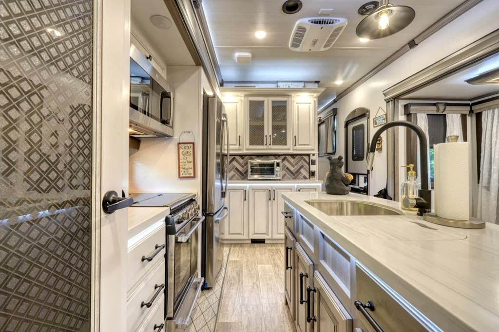 132 Heavenly Drive, Blairsville GA 30512 - Photo