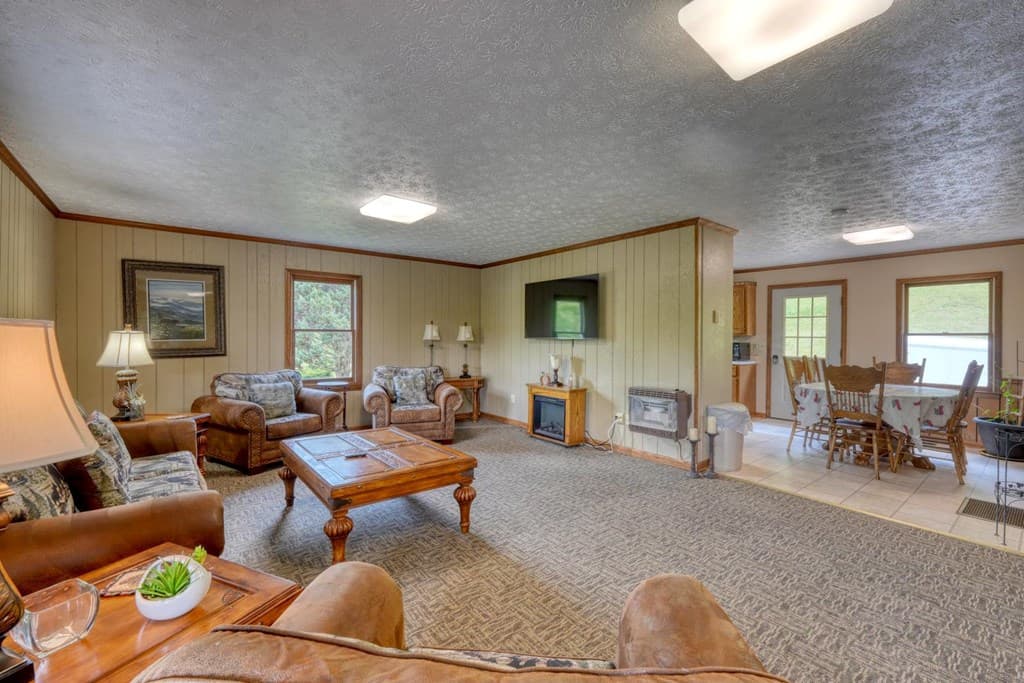 132 Heavenly Drive, Blairsville GA 30512 - Photo