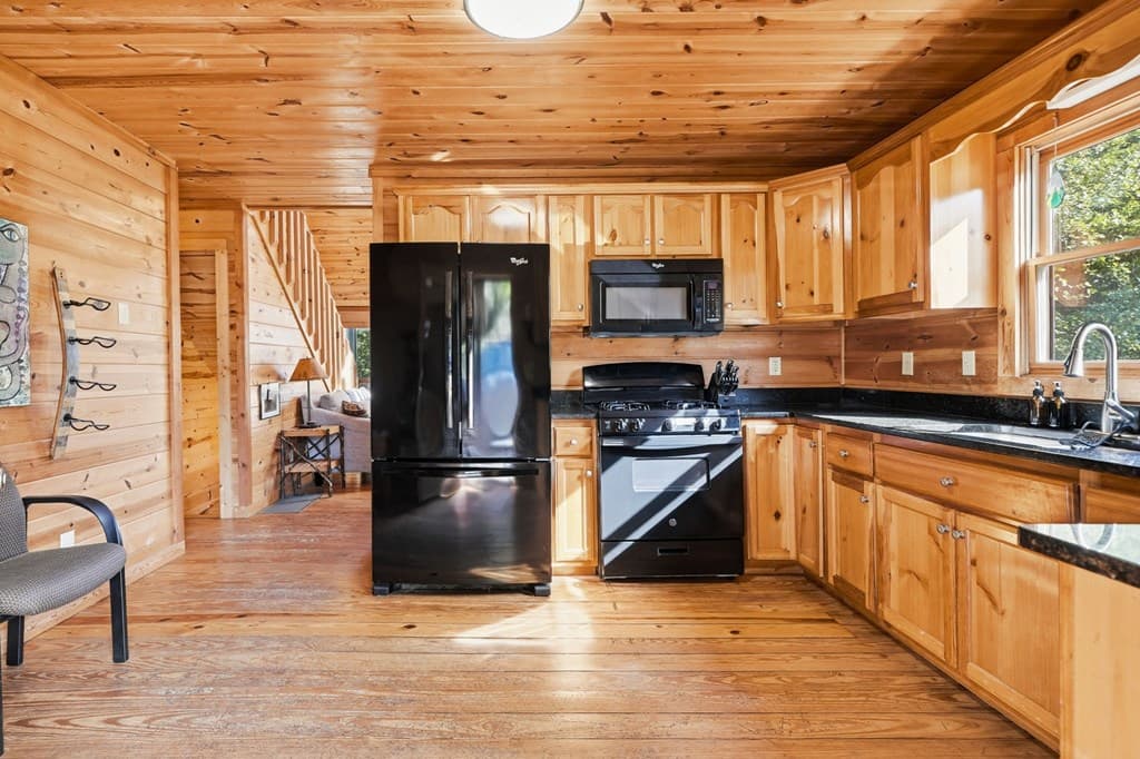 303 Pine Forest Loop, Blue Ridge GA 30513 - Photo