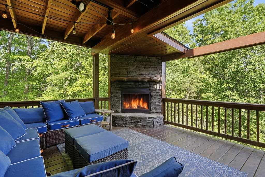 303 Pine Forest Loop, Blue Ridge GA 30513 - Photo