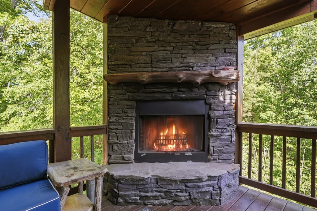 303 Pine Forest Loop, Blue Ridge GA 30513 - Photo