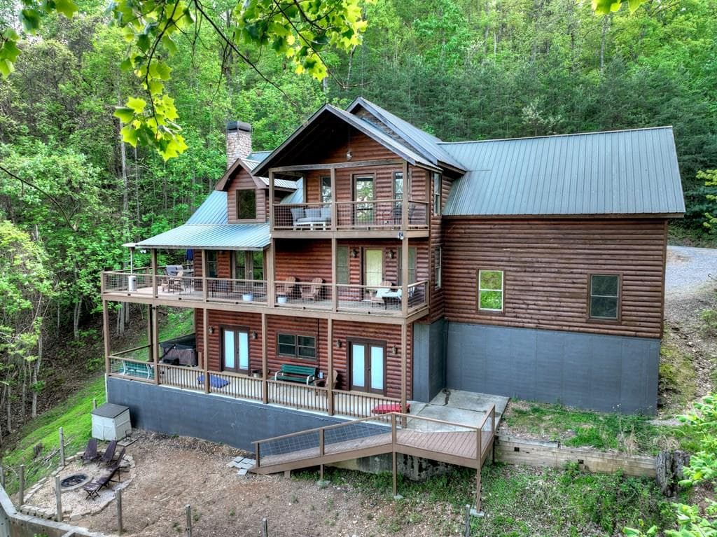 840 Deer Crest Road, Blue Ridge GA 30513 - Primary photo
