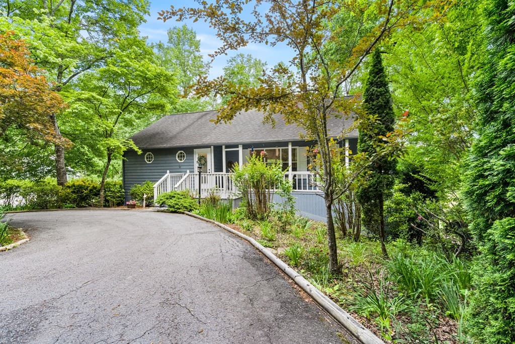 5686 Pine Crest Road, Young Harris GA 30582 - Photo