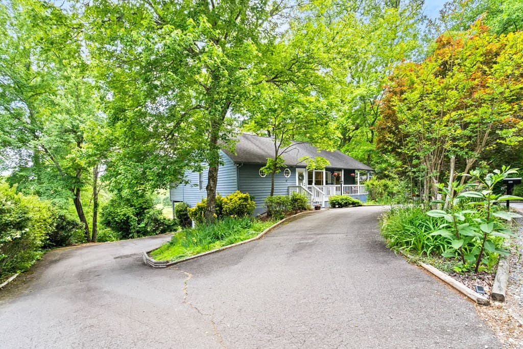 5686 Pine Crest Road, Young Harris GA 30582 - Photo