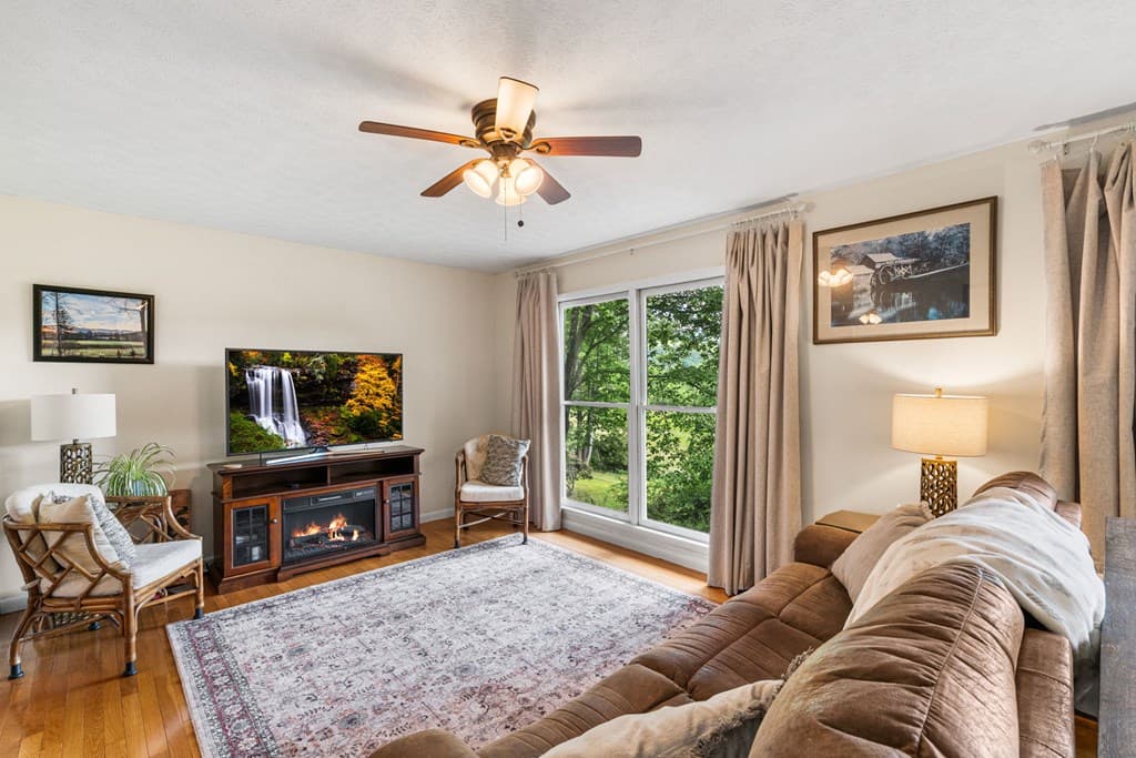 5686 Pine Crest Road, Young Harris GA 30582 - Photo