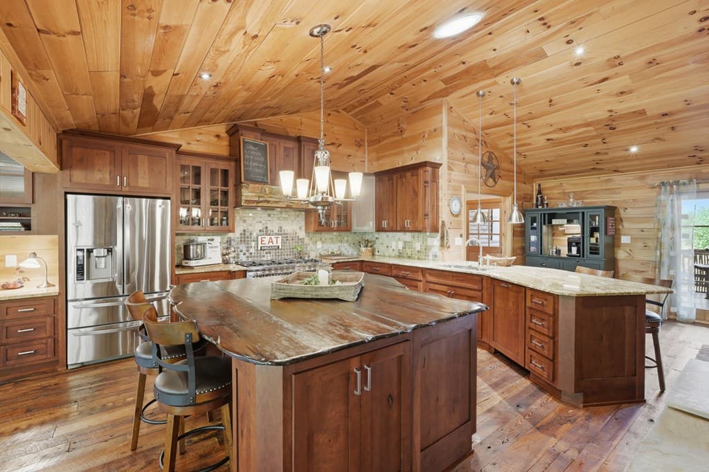 1823 Shoal Creek Road, Clarkesville GA 30523 - Photo