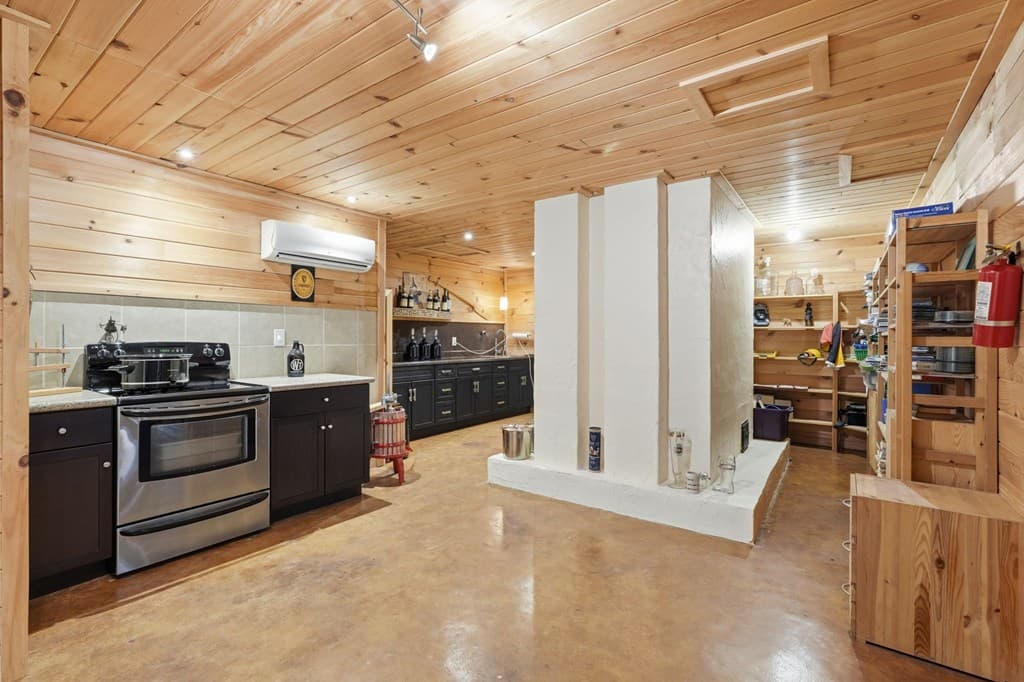 1823 Shoal Creek Road, Clarkesville GA 30523 - Photo