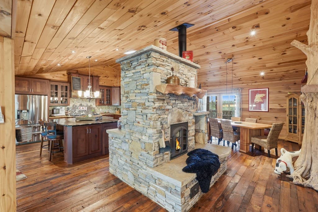1823 Shoal Creek Road, Clarkesville GA 30523 - Photo