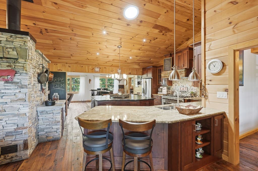 1823 Shoal Creek Road, Clarkesville GA 30523 - Photo