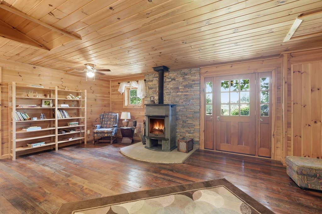 1823 Shoal Creek Road, Clarkesville GA 30523 - Photo